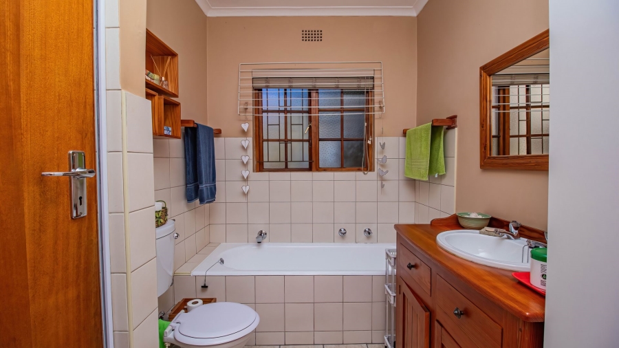 4 Bedroom Property for Sale in Table View Western Cape